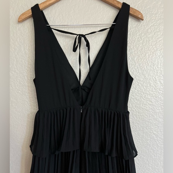 NWOT Mesmerizing Essence Black Pleated Backless Tiered Maxi Dress - Picture 5 of 8
